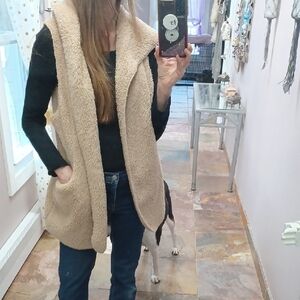 Cozy Tan Sherpa Vest Hoodie Pockets Relaxed Fit Small